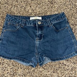 Blue Papaya Jean Shorts, M
